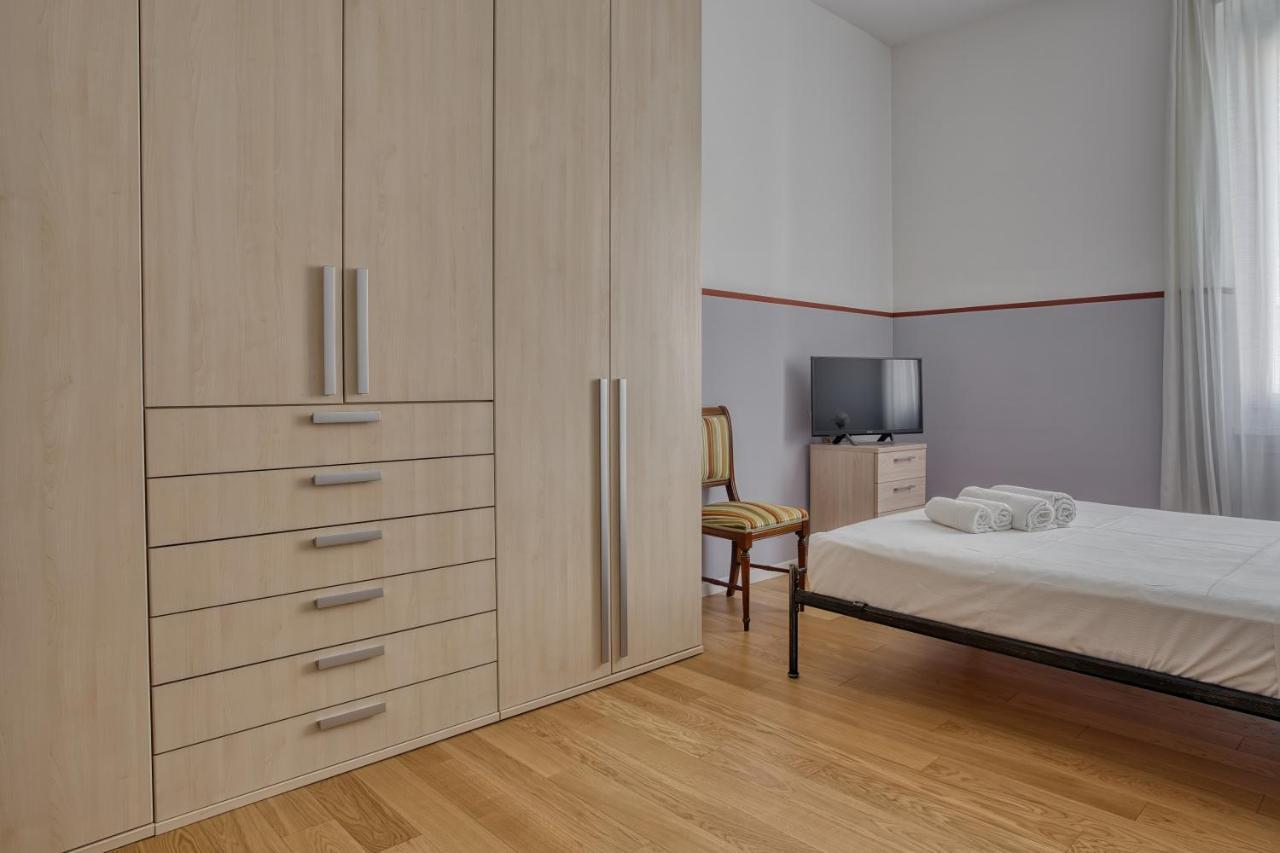 Joivy Lovely Apt, Easy Access To Centre Apartment Milano Ngoại thất bức ảnh